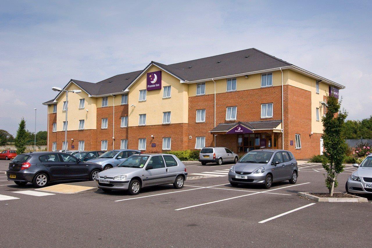 Premier Inn Swindon Central Bagian luar foto