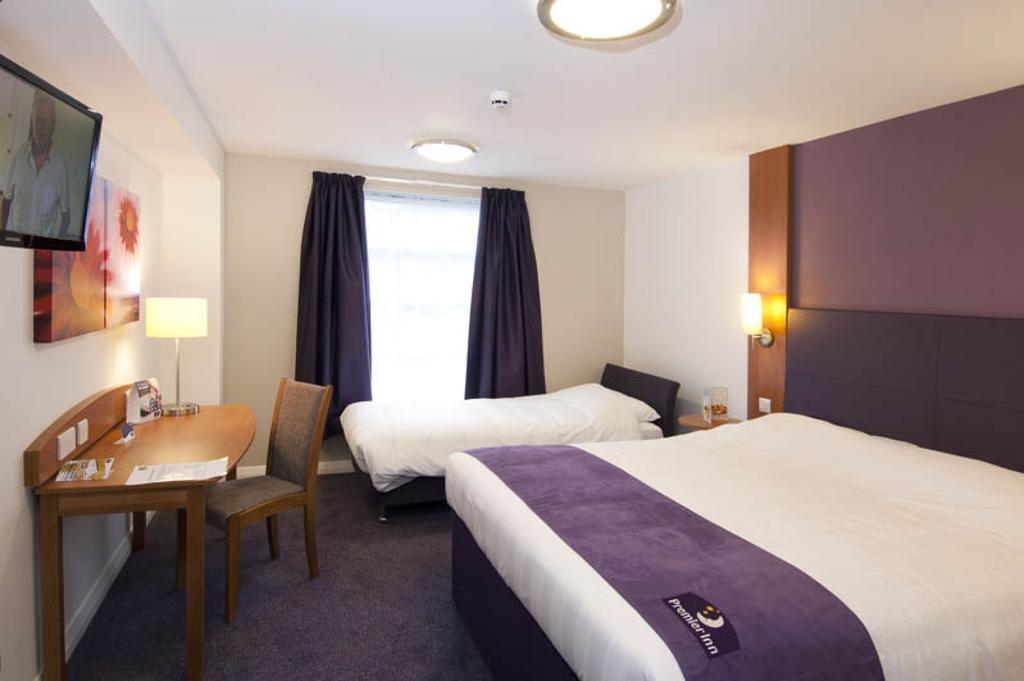 Premier Inn Swindon Central Ruang foto